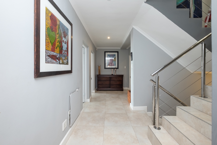 5 Bedroom Property for Sale in Murdock Valley Western Cape